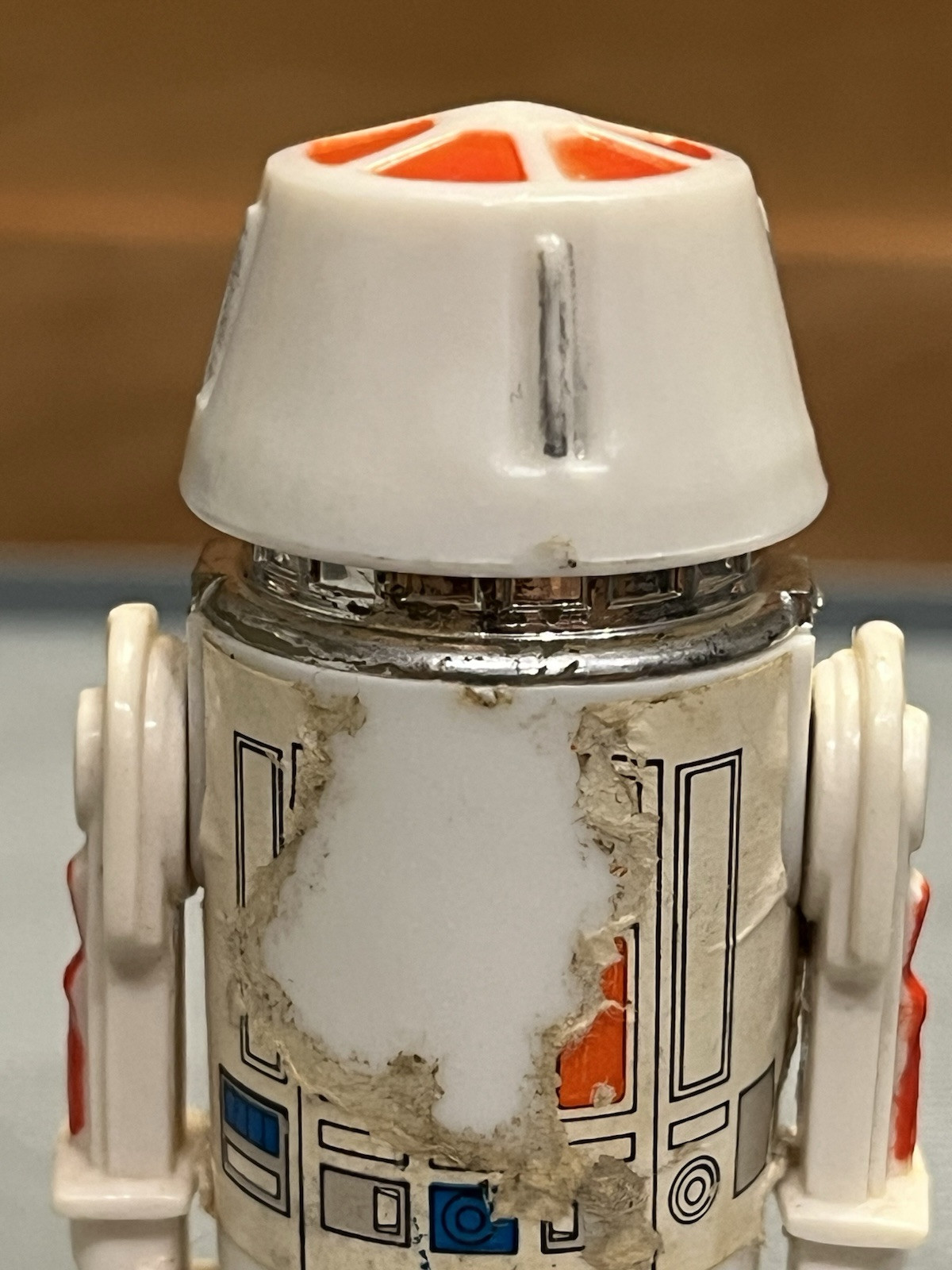 R5-D4 (Arfive-Defour) sold