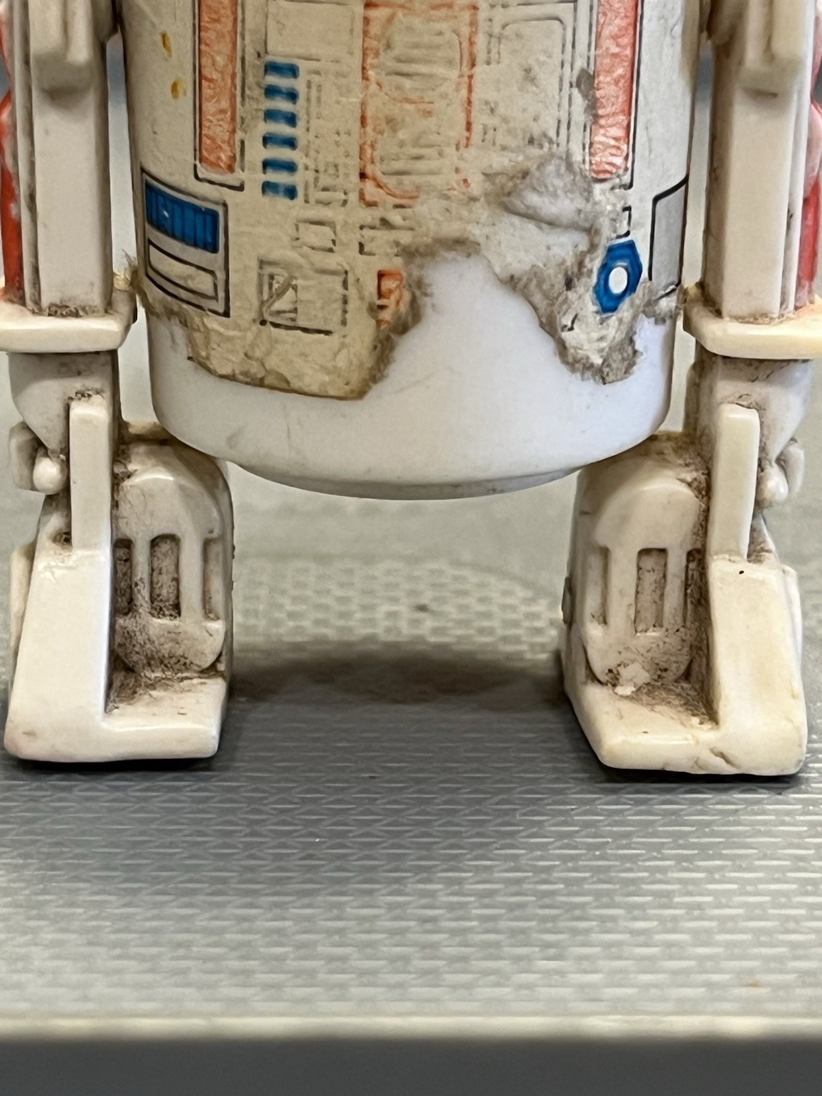 R5-D4 (Arfive-Defour) sold