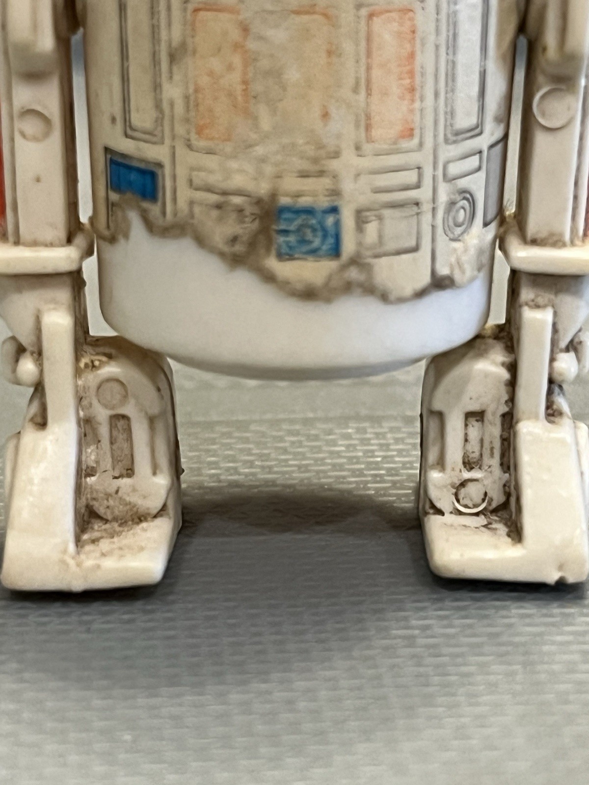 R5-D4 (Arfive-Defour) sold