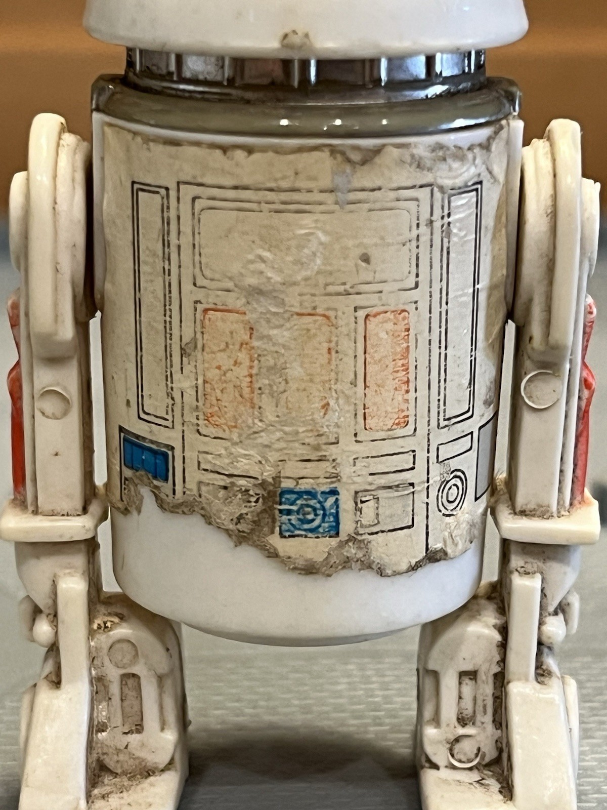 R5-D4 (Arfive-Defour) sold