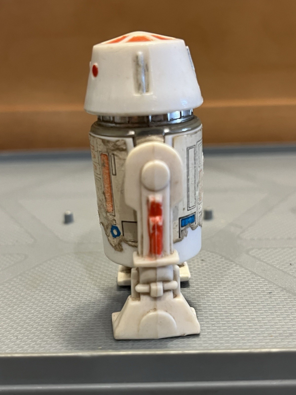 R5-D4 (Arfive-Defour) sold