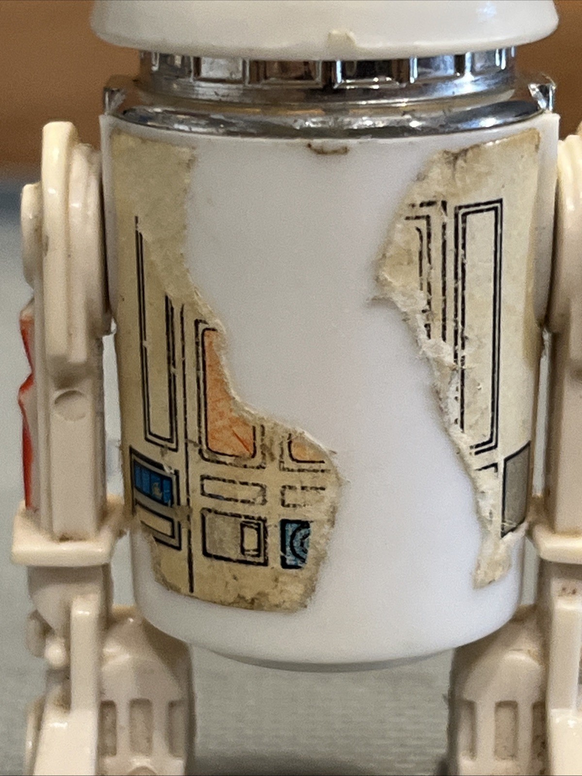 R5-D4 (Arfive-Defour) sold