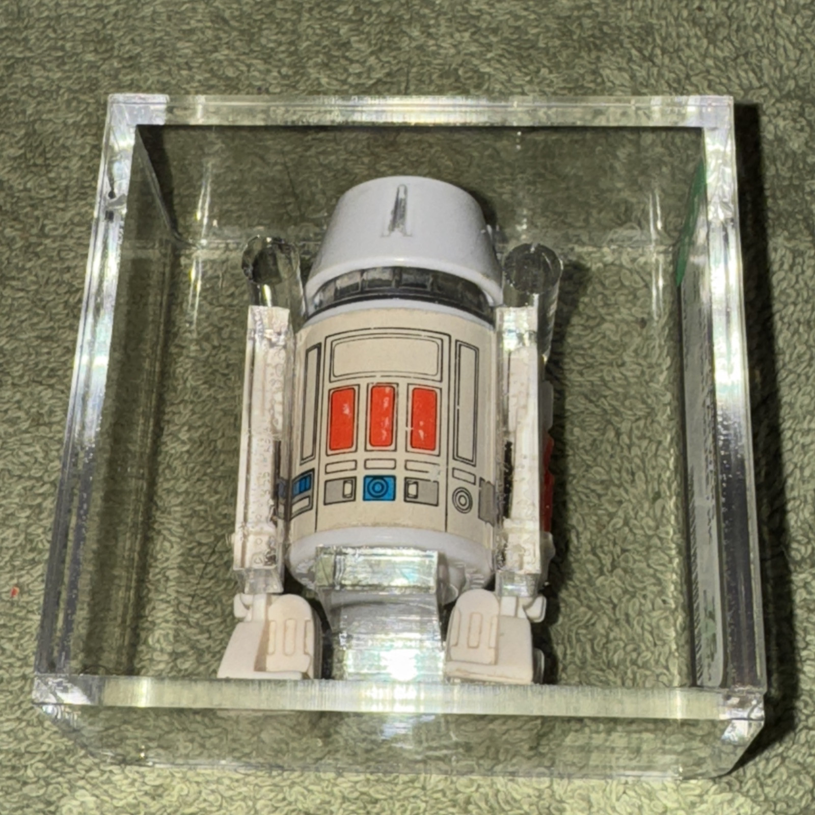 R5-D4 (Arfive-Defour) sold