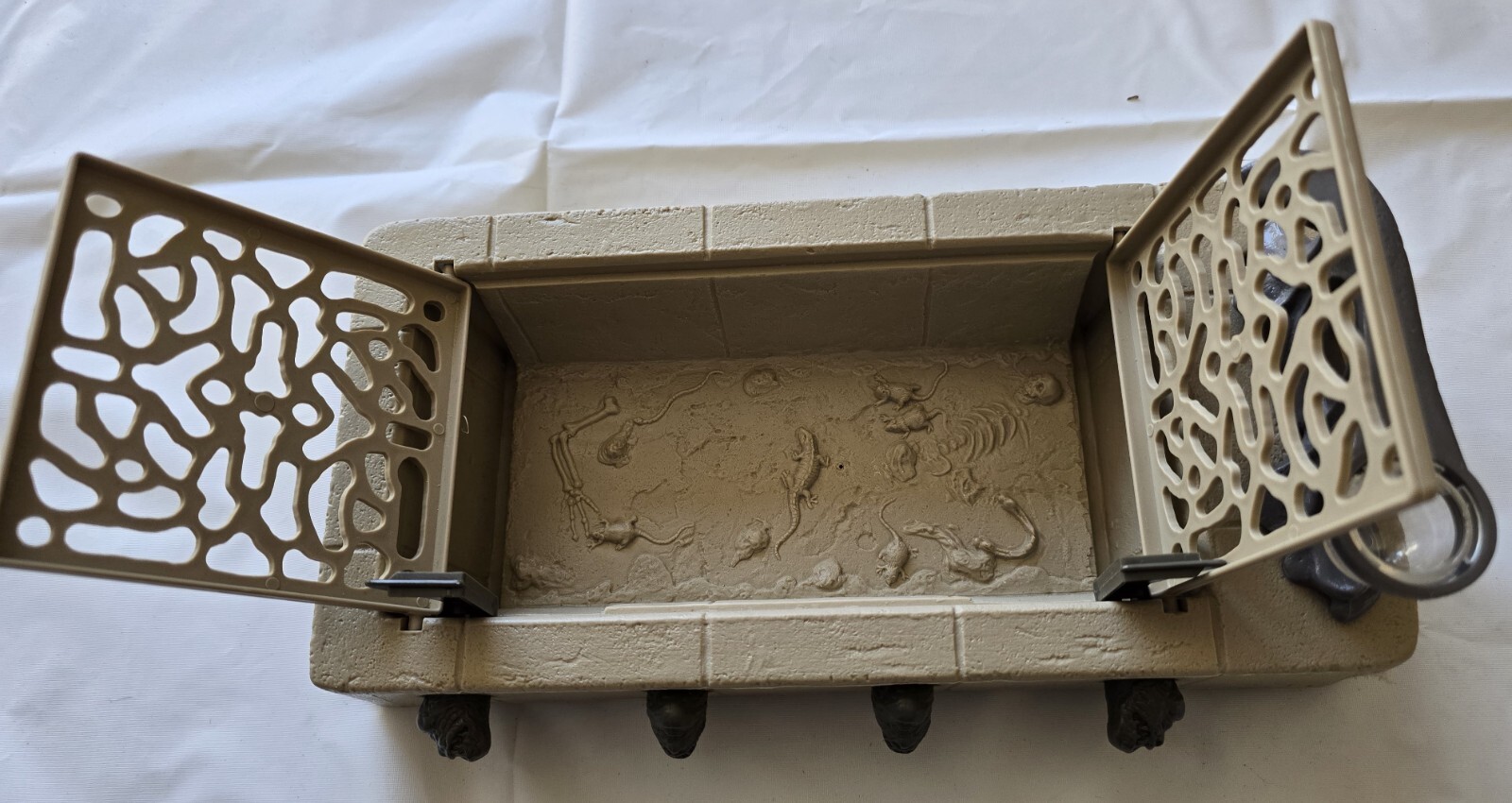 Jabba the Hutt Action Playset sold