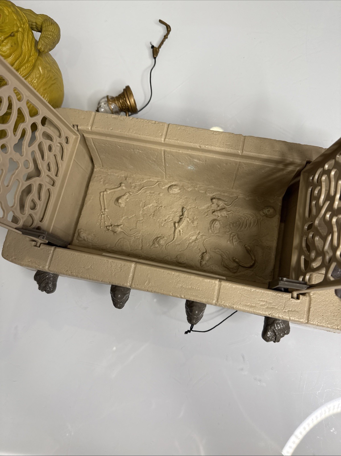 Jabba the Hutt Action Playset sold