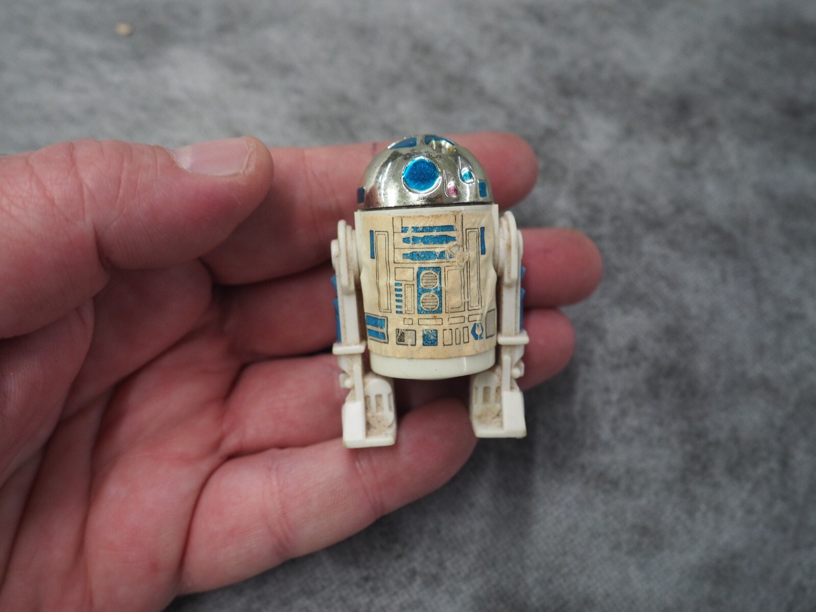 R2-D2 (Artoo-Detoo) with pop-up Lightsaber sold