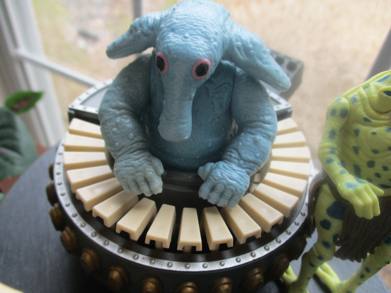 Sy Snootles & The Rebo Band sold