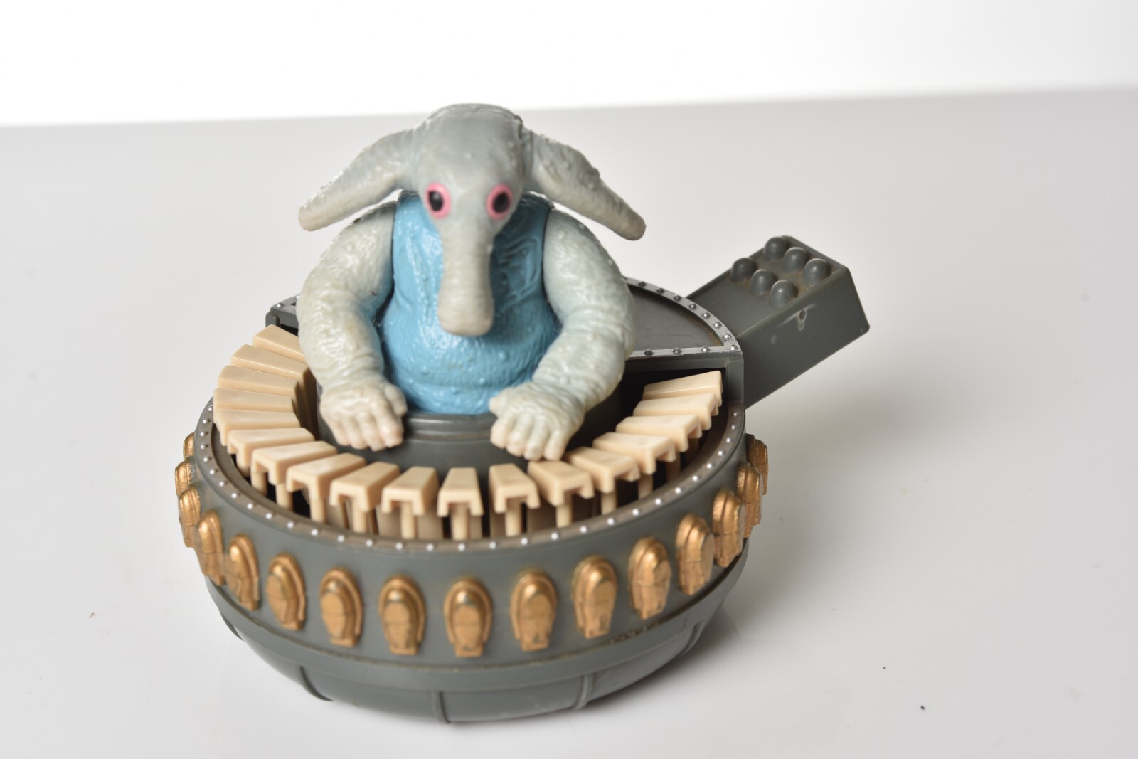 Sy Snootles & The Rebo Band sold