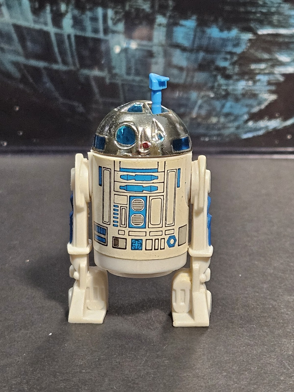 R2-D2 (Artoo-Detoo) (with Sensorscope) sold