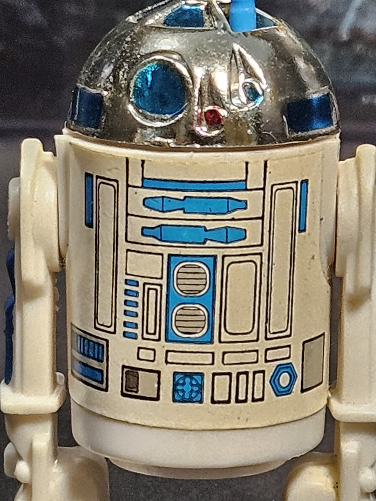 R2-D2 (Artoo-Detoo) (with Sensorscope) sold