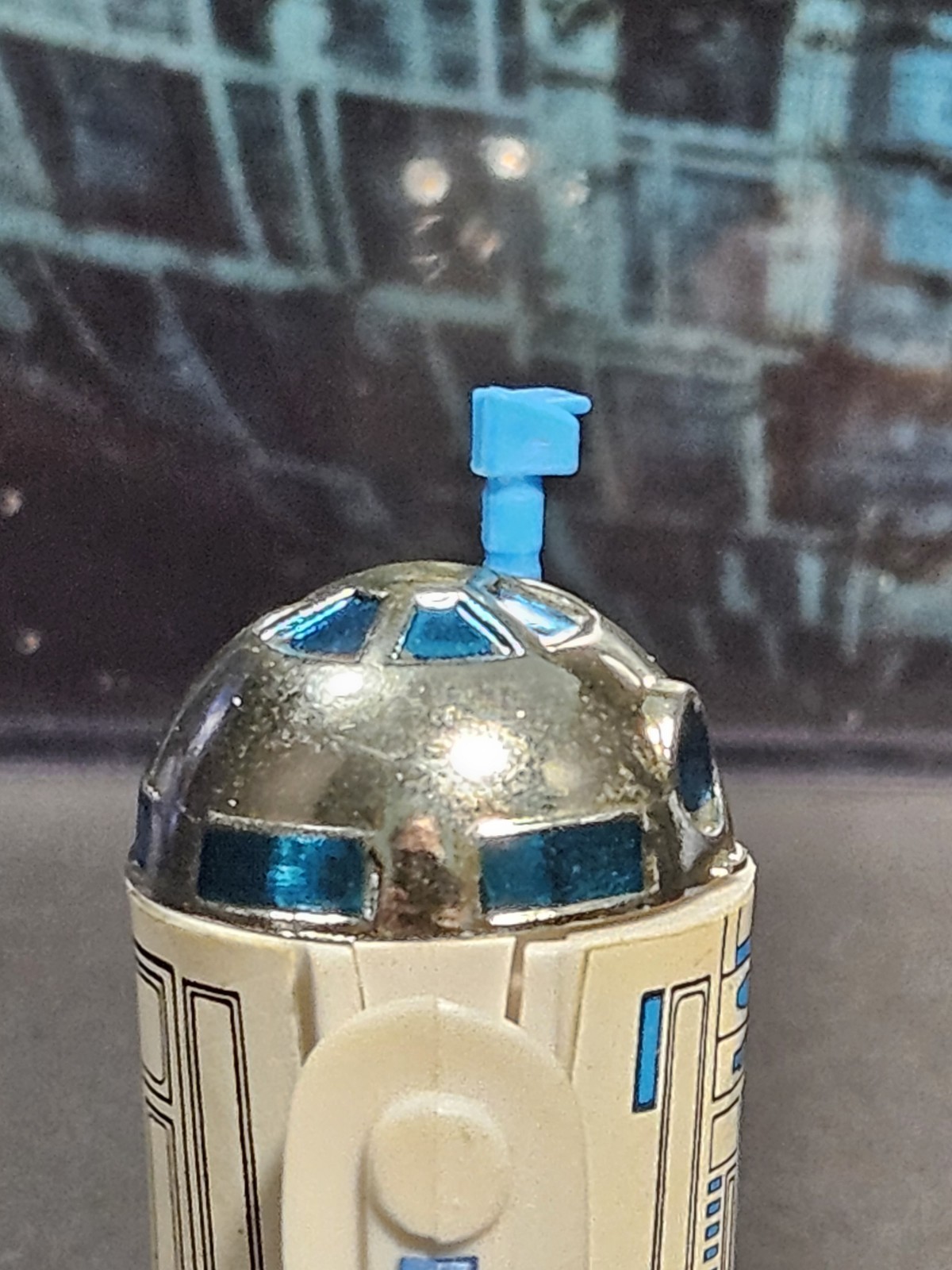 R2-D2 (Artoo-Detoo) (with Sensorscope) sold
