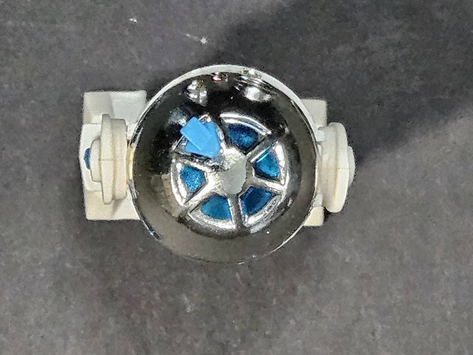 R2-D2 (Artoo-Detoo) (with Sensorscope) sold