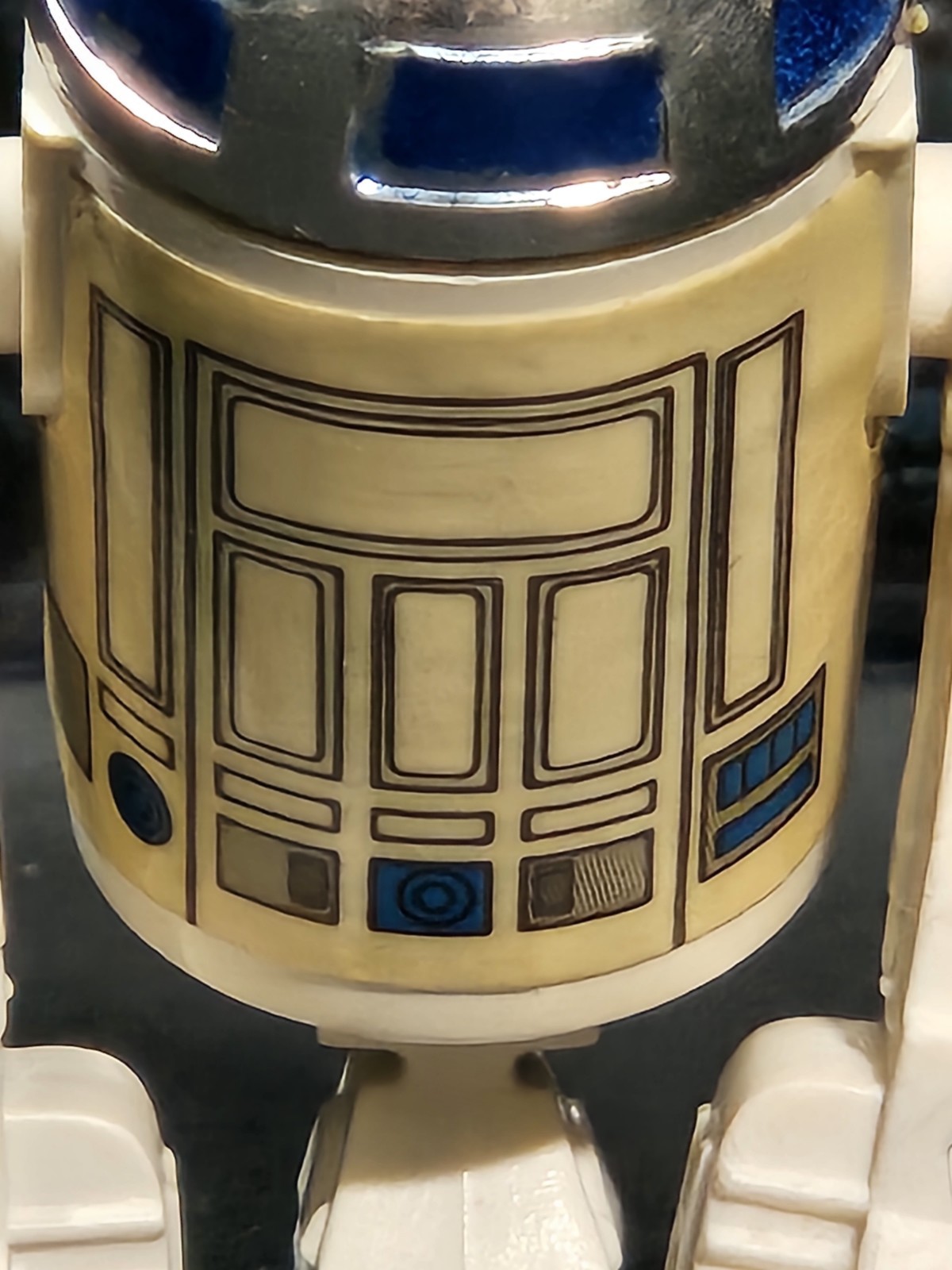 R2-D2 (Droid Factory) sold
