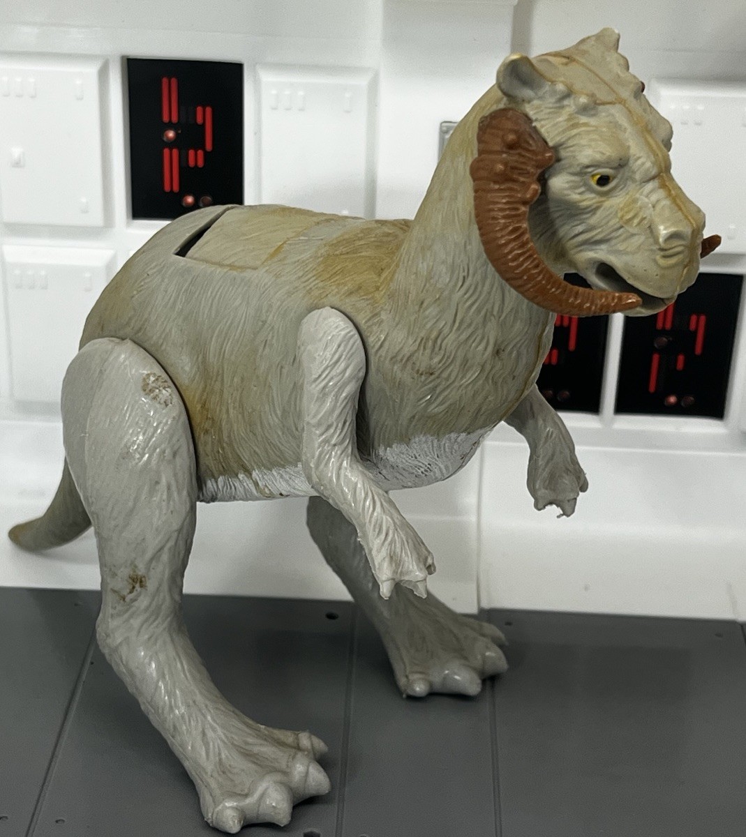 Tauntaun (closed belly) sold