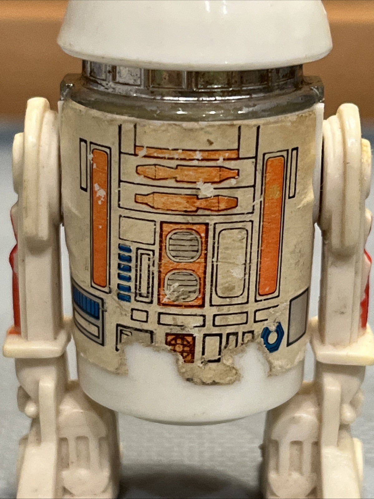 R5-D4 (Arfive-Defour) sold