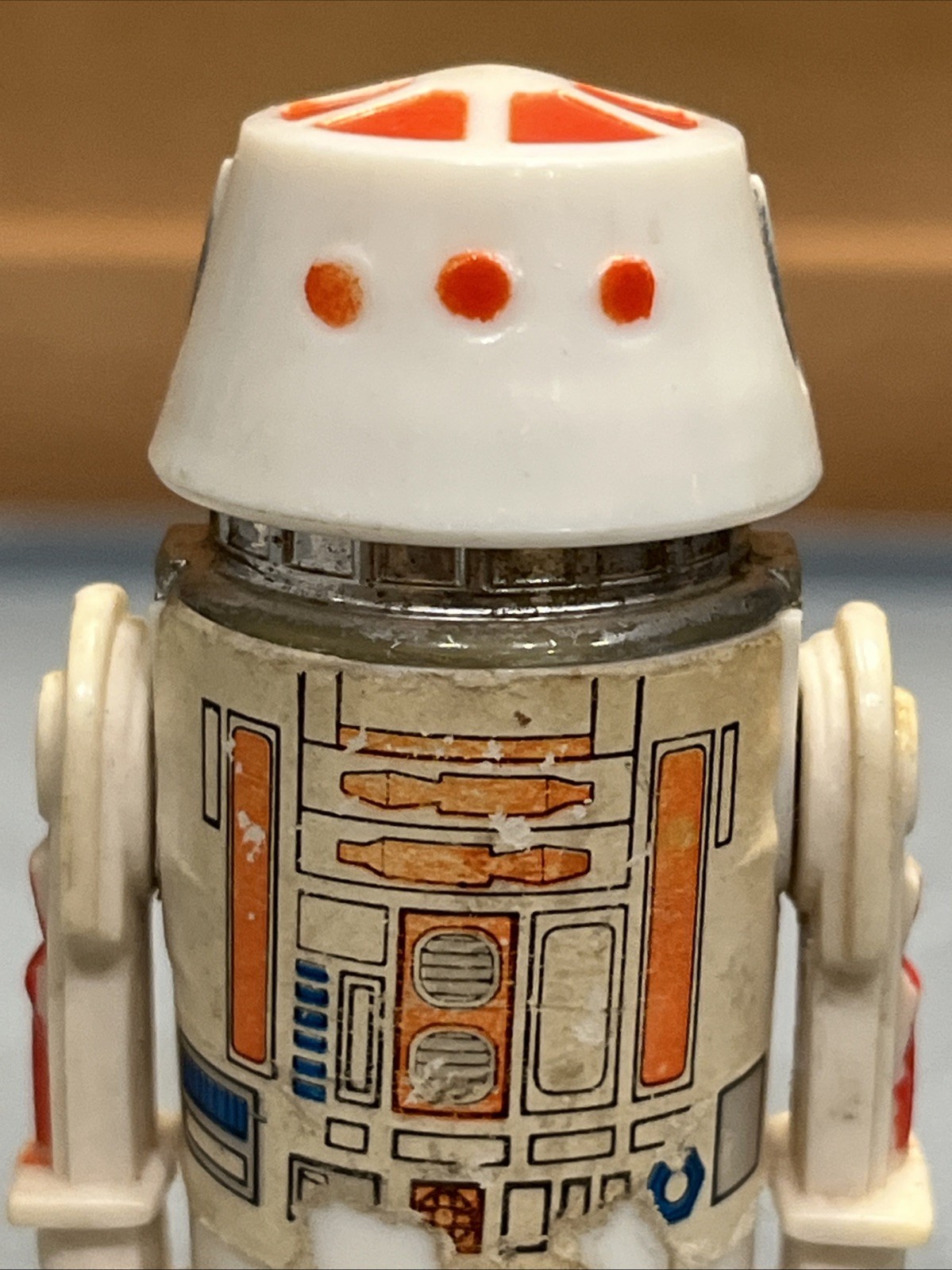 R5-D4 (Arfive-Defour) sold