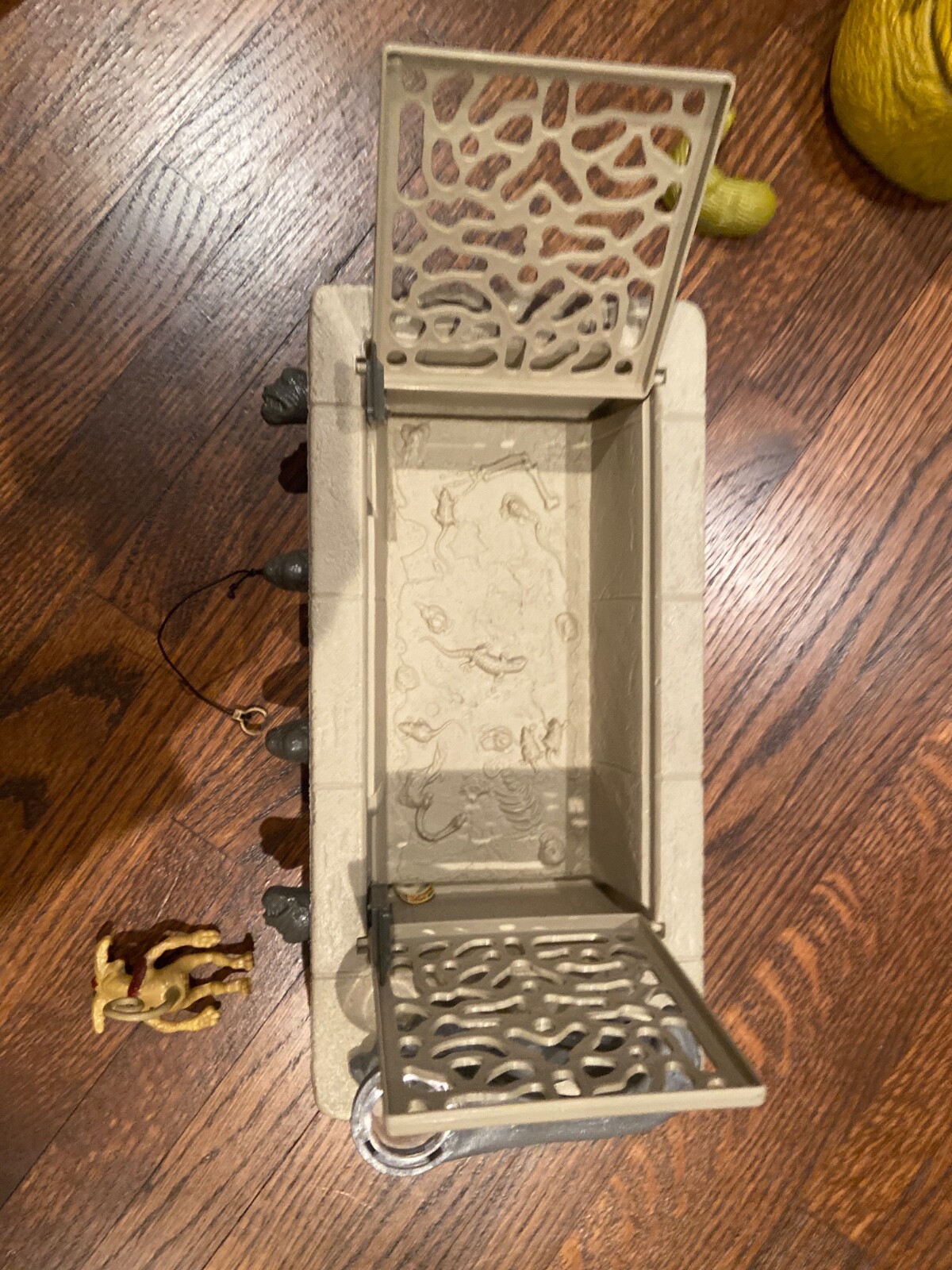 Jabba the Hutt Action Playset sold