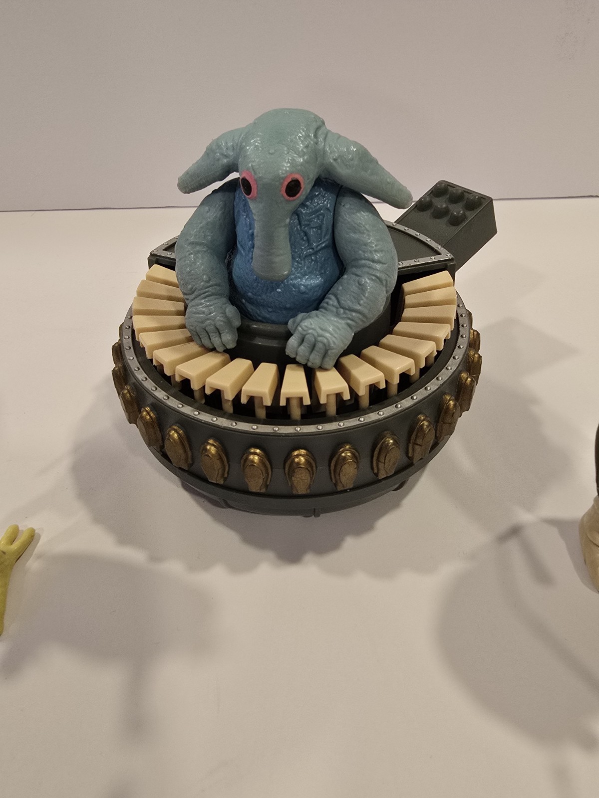 Sy Snootles & The Rebo Band sold