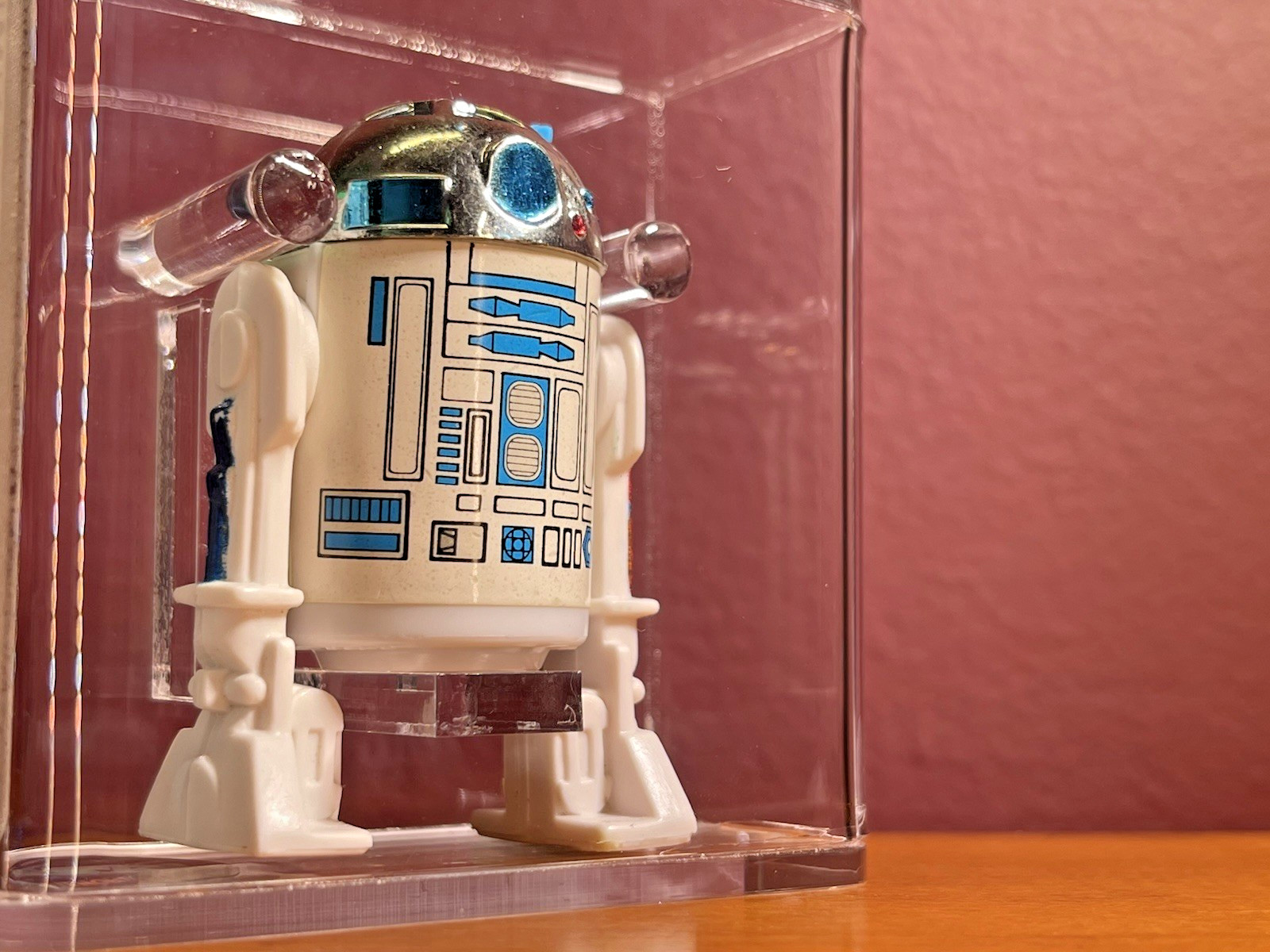 R2-D2 (Artoo-Detoo) (with Sensorscope) sold