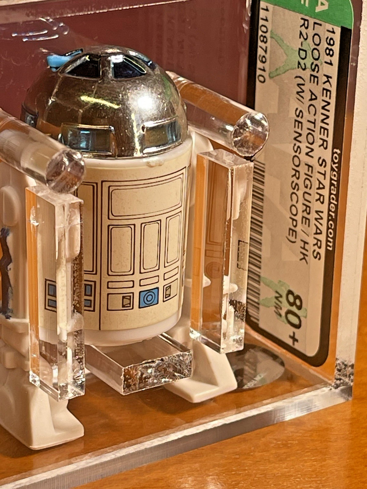 R2-D2 (Artoo-Detoo) (with Sensorscope) sold