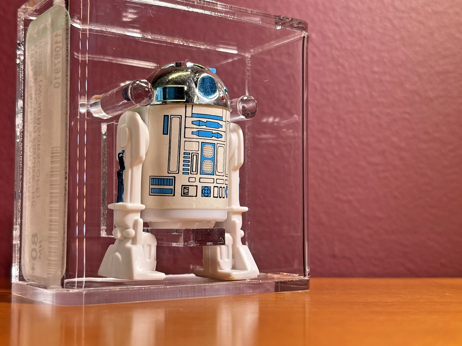 R2-D2 (Artoo-Detoo) (with Sensorscope) sold