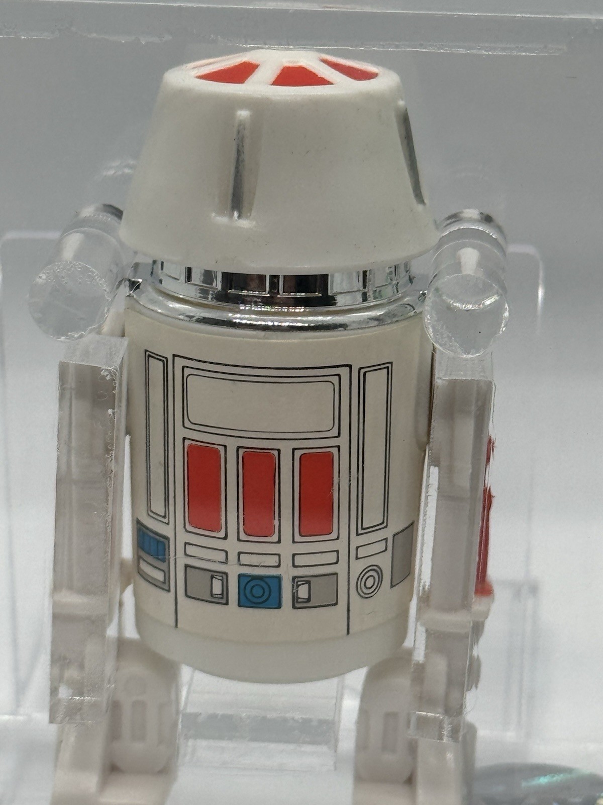 R5-D4 (Arfive-Defour) sold