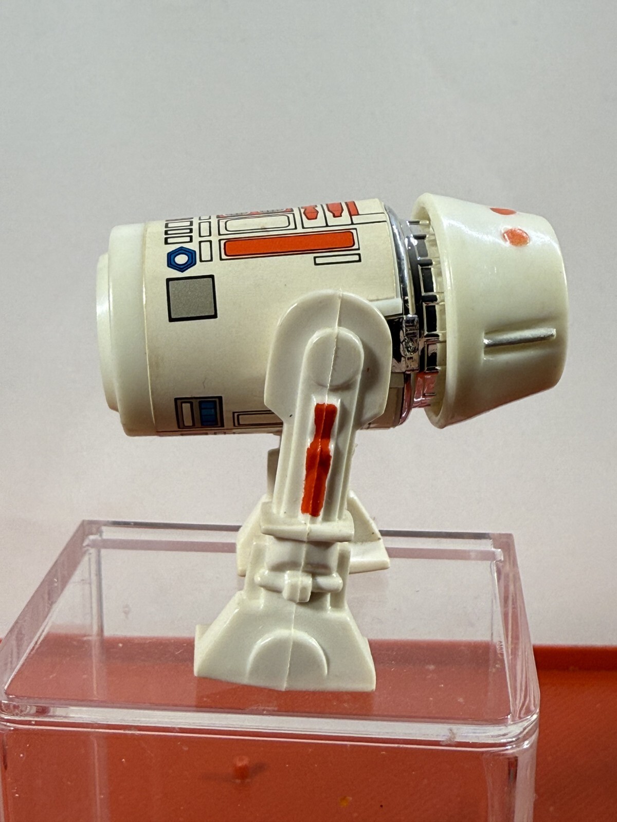 R5-D4 (Arfive-Defour) sold