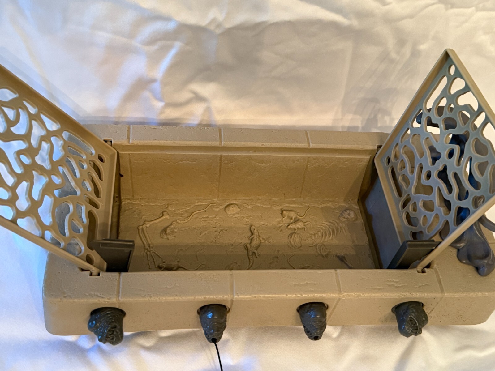 Jabba the Hutt Action Playset sold