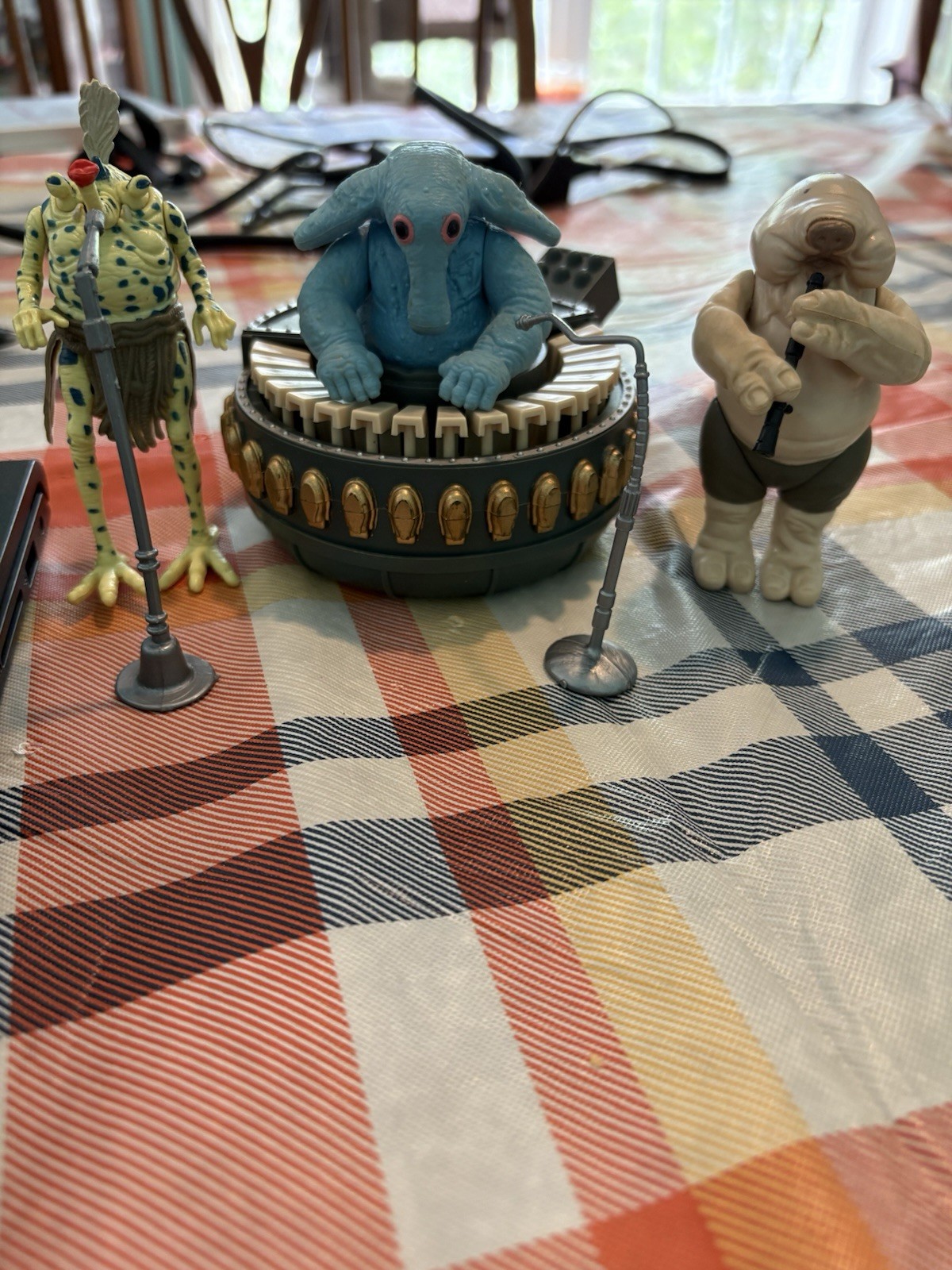 Sy Snootles & The Rebo Band sold