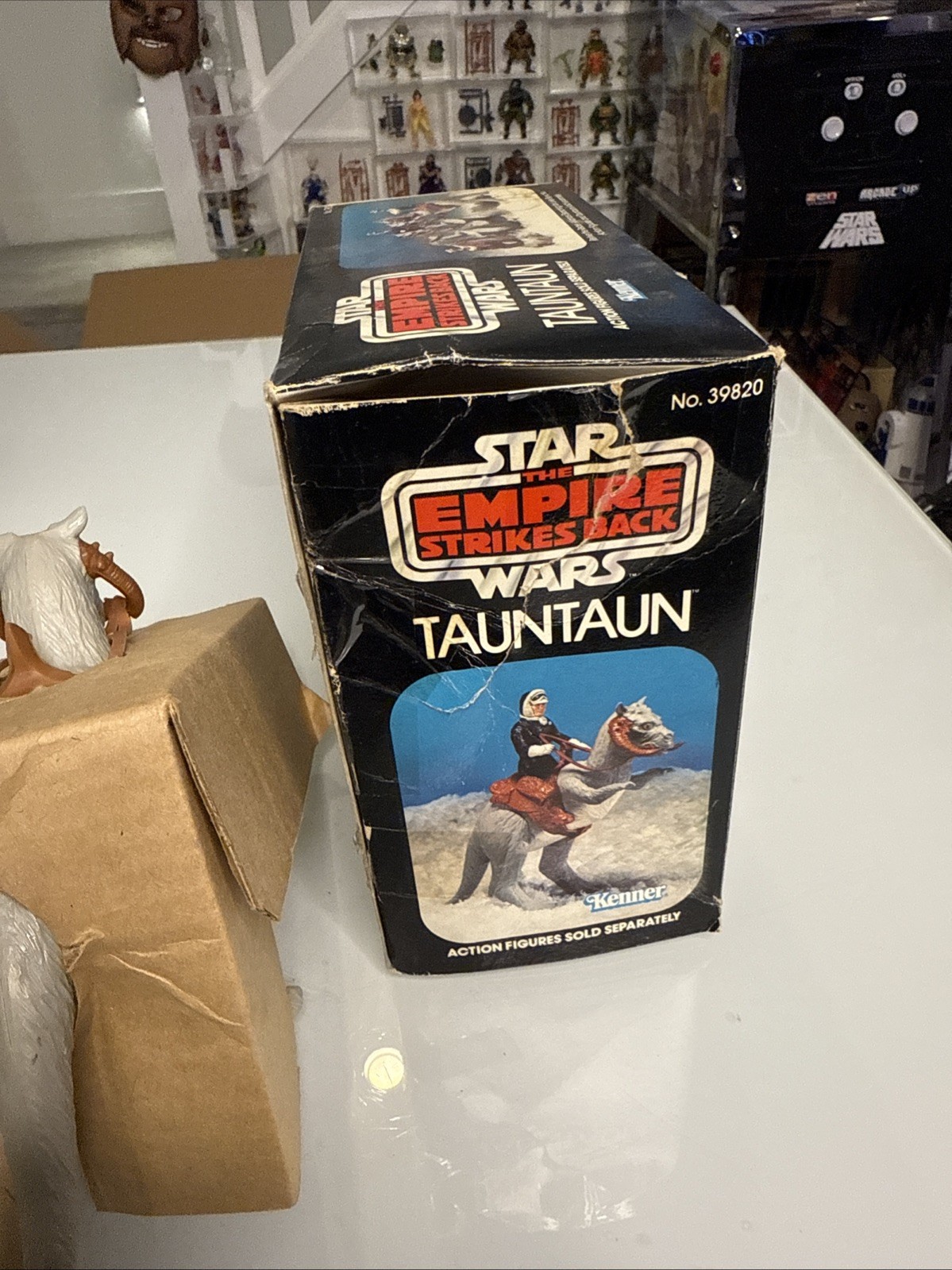 Tauntaun (closed belly) sold