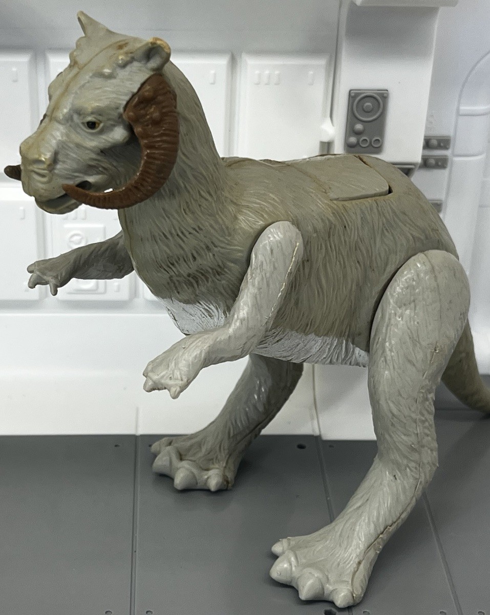 Tauntaun (closed belly) sold