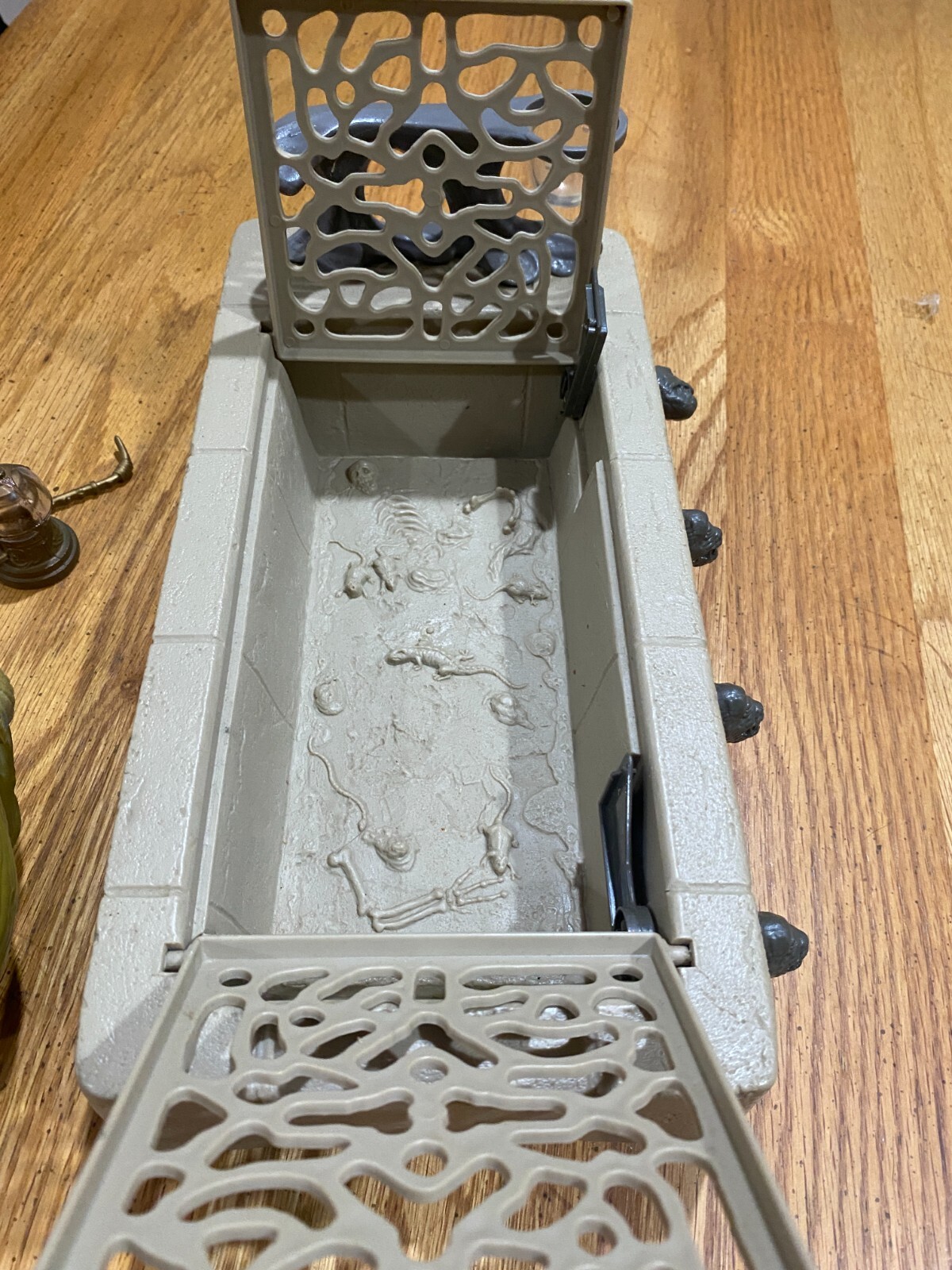 Jabba the Hutt Action Playset sold