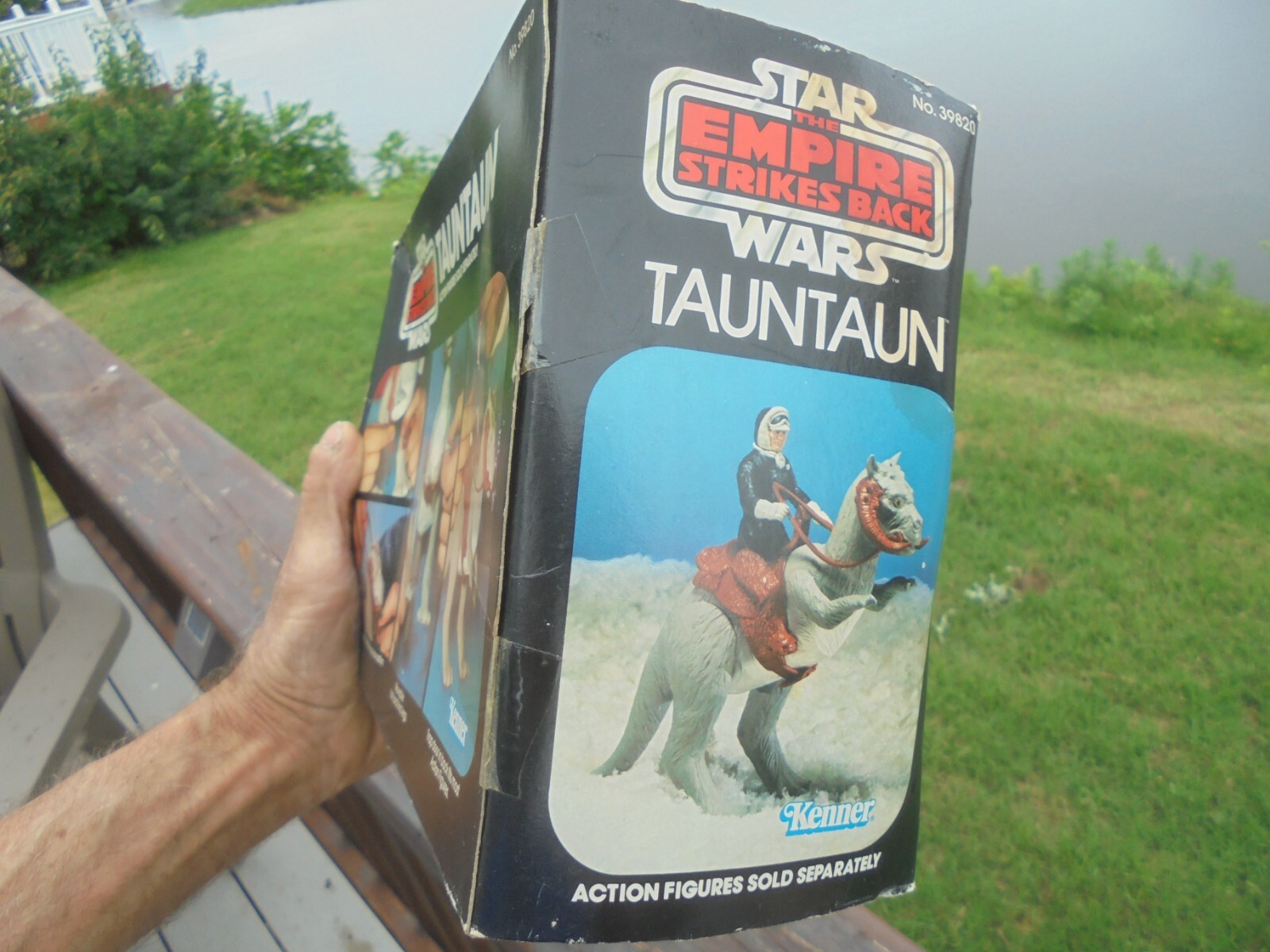 Tauntaun (closed belly) sold