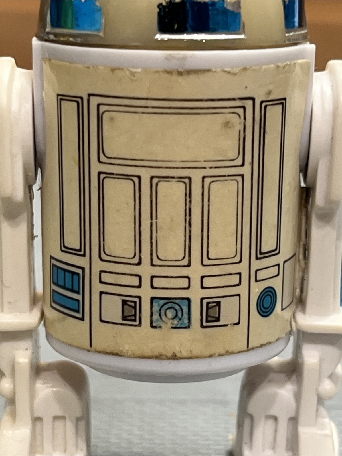 R2-D2 (Artoo-Detoo) (with Sensorscope) sold