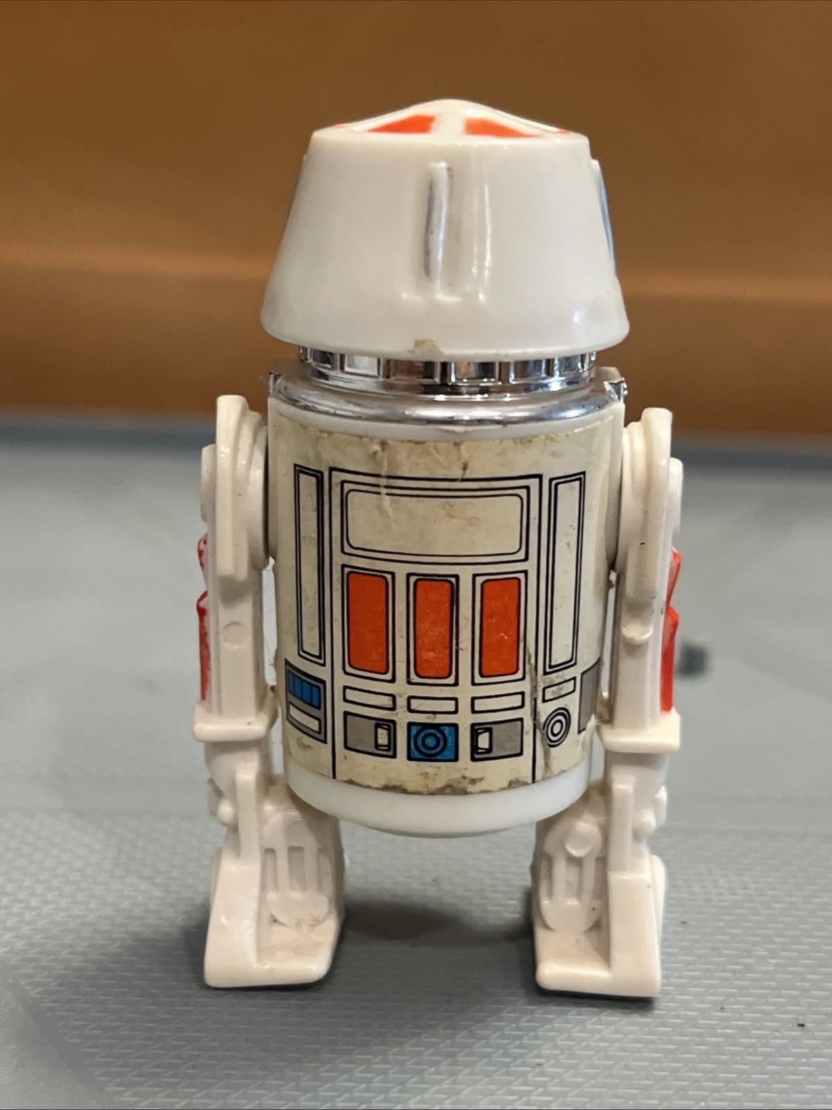 R5-D4 (Arfive-Defour) sold