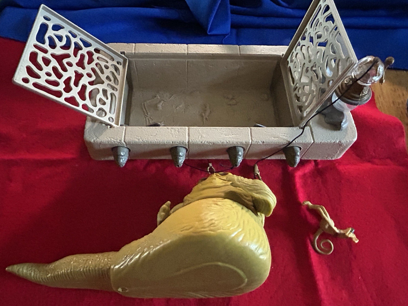 Jabba the Hutt Action Playset sold