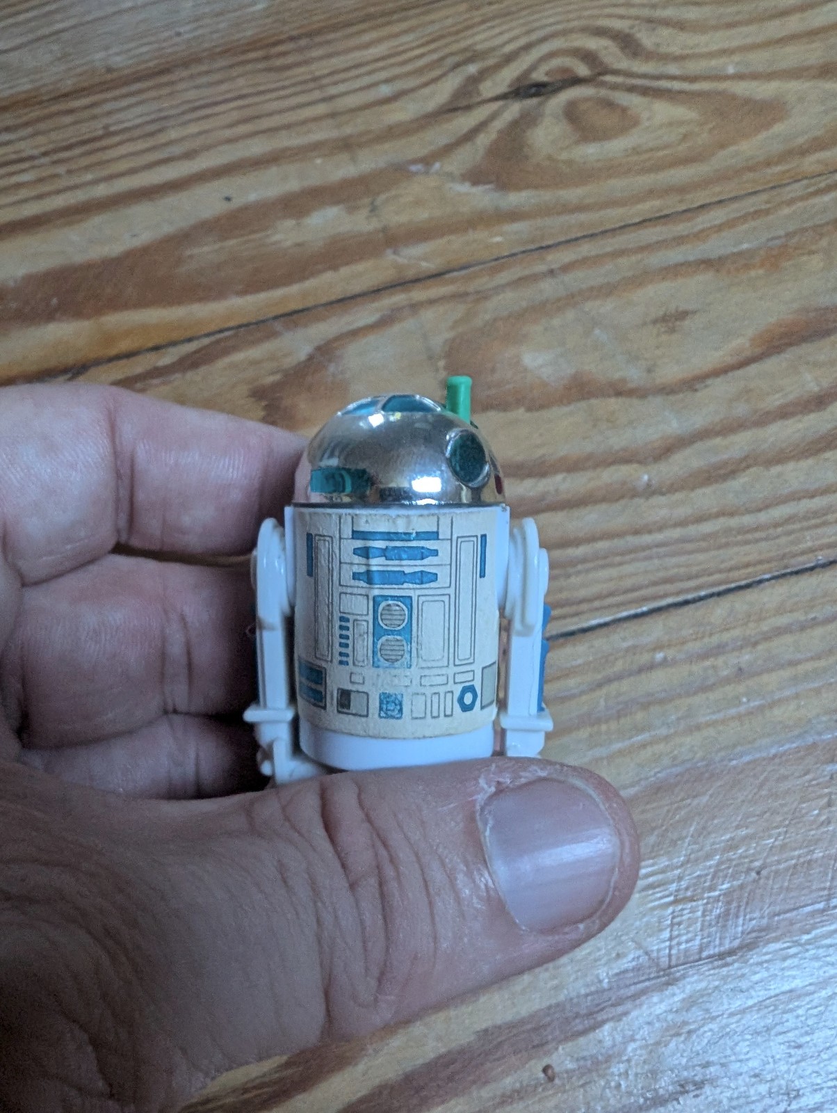 R2-D2 (Artoo-Detoo) with pop-up Lightsaber sold