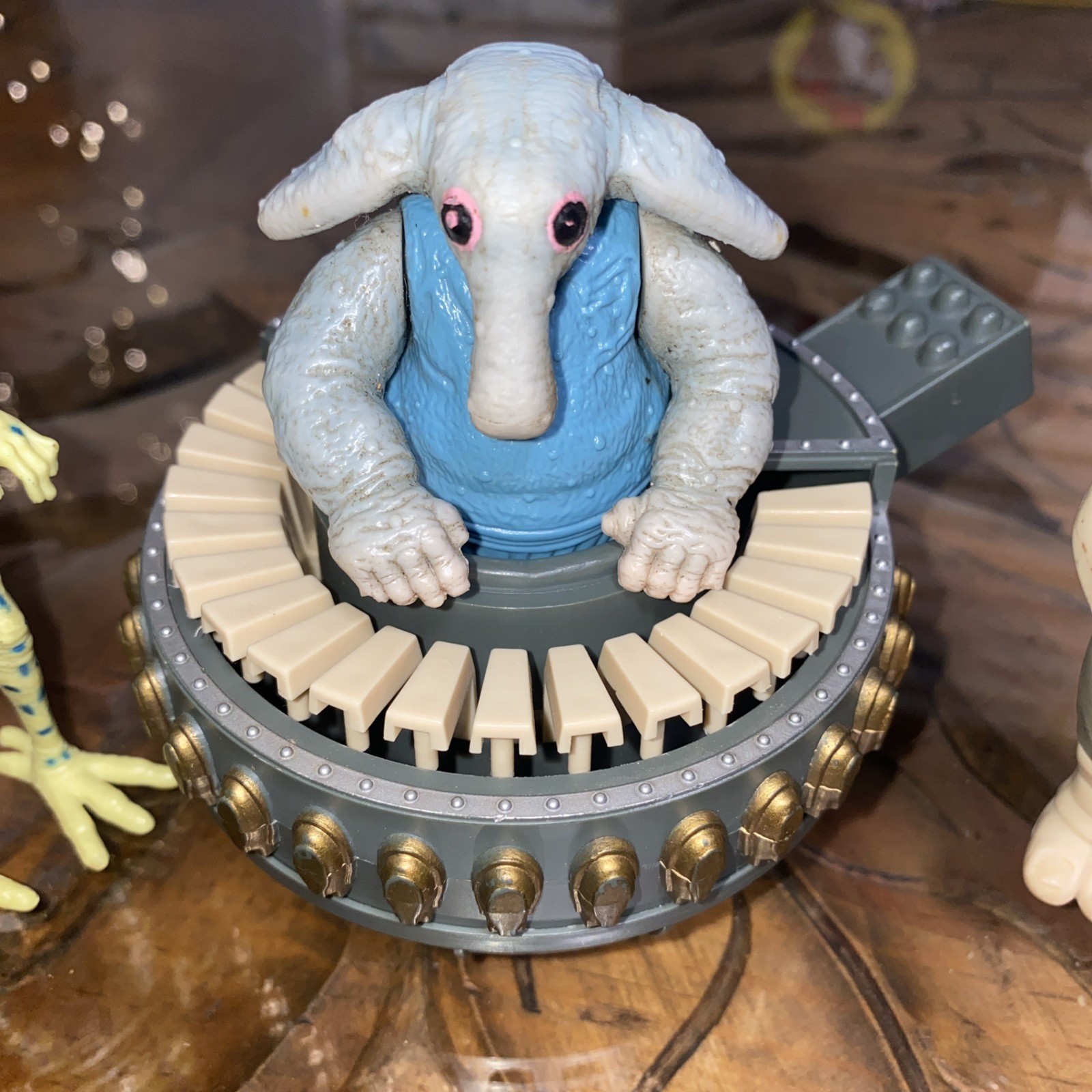 Sy Snootles & The Rebo Band sold