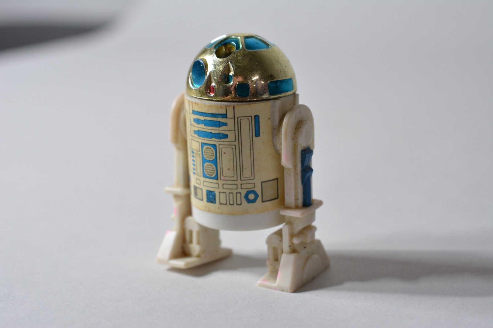 R2-D2 (Artoo-Detoo) with pop-up Lightsaber sold