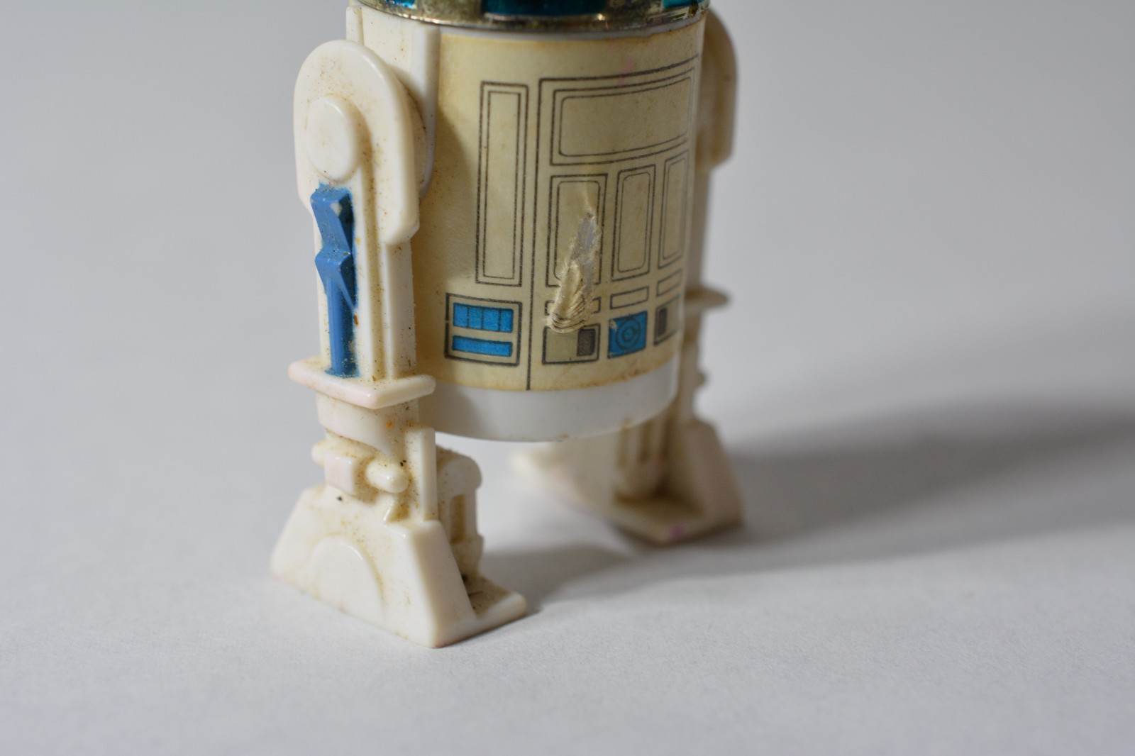 R2-D2 (Artoo-Detoo) with pop-up Lightsaber sold