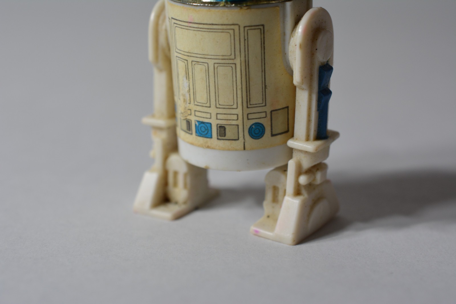 R2-D2 (Artoo-Detoo) with pop-up Lightsaber sold