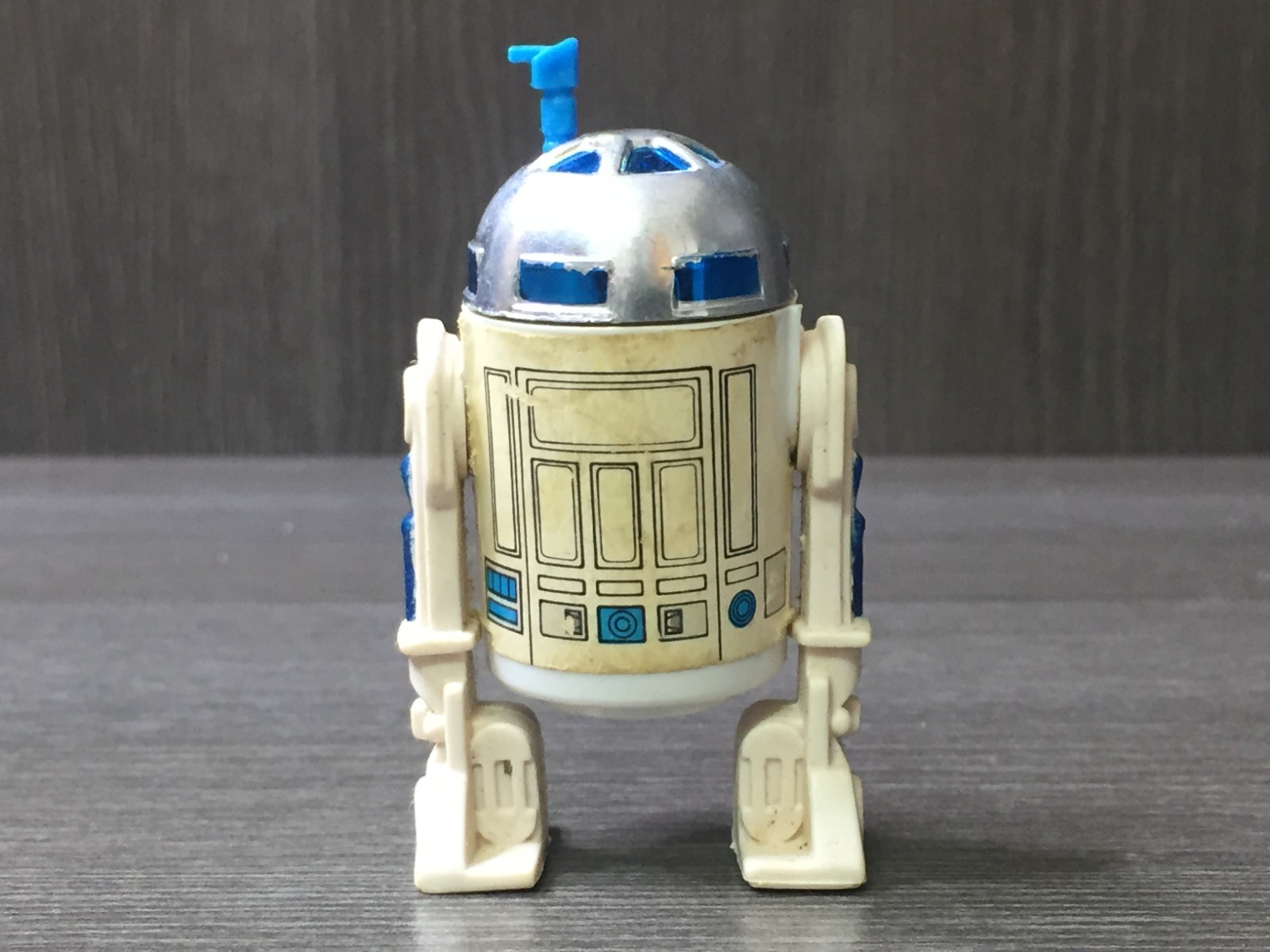 R2-D2 (Artoo-Detoo) (with Sensorscope) sold
