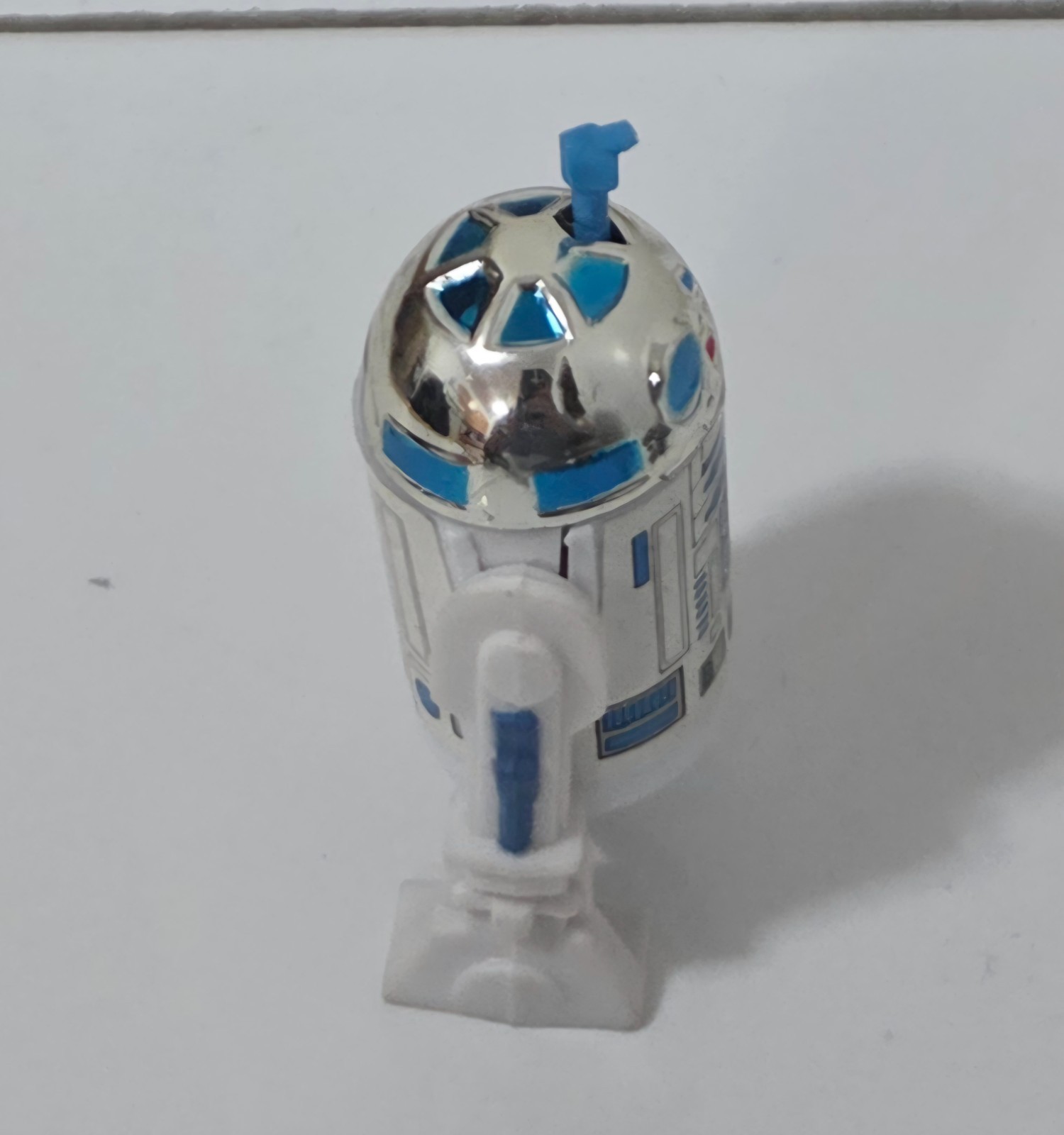 R2-D2 (Artoo-Detoo) (with Sensorscope) sold