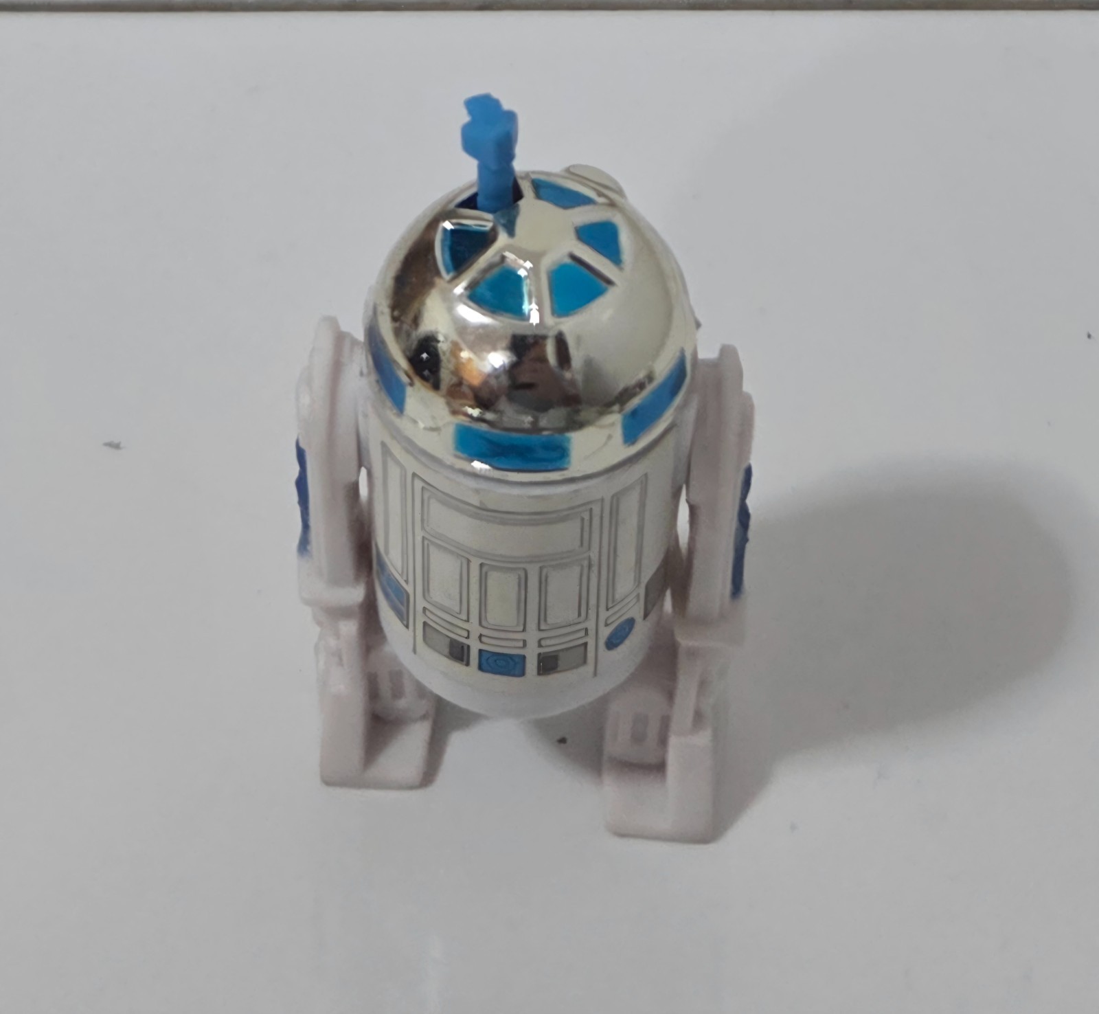R2-D2 (Artoo-Detoo) (with Sensorscope) sold