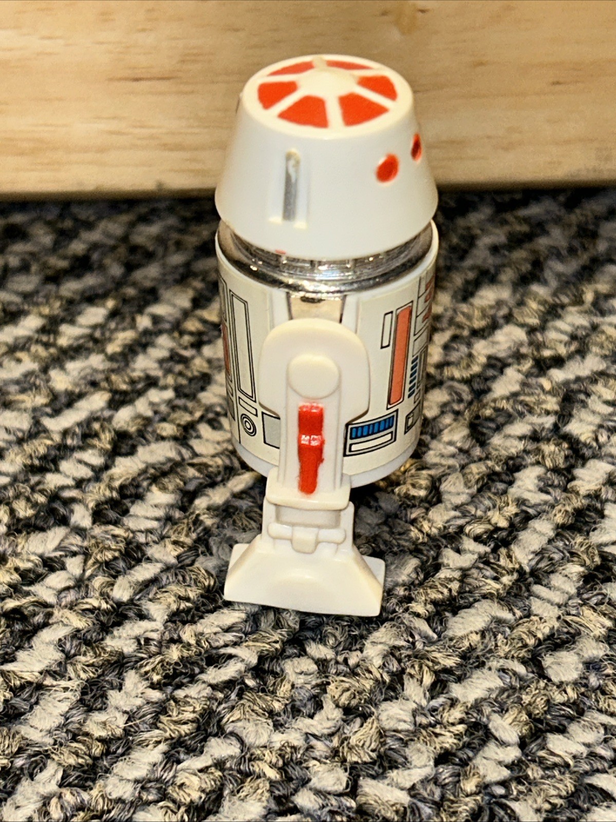 R5-D4 (Arfive-Defour) sold