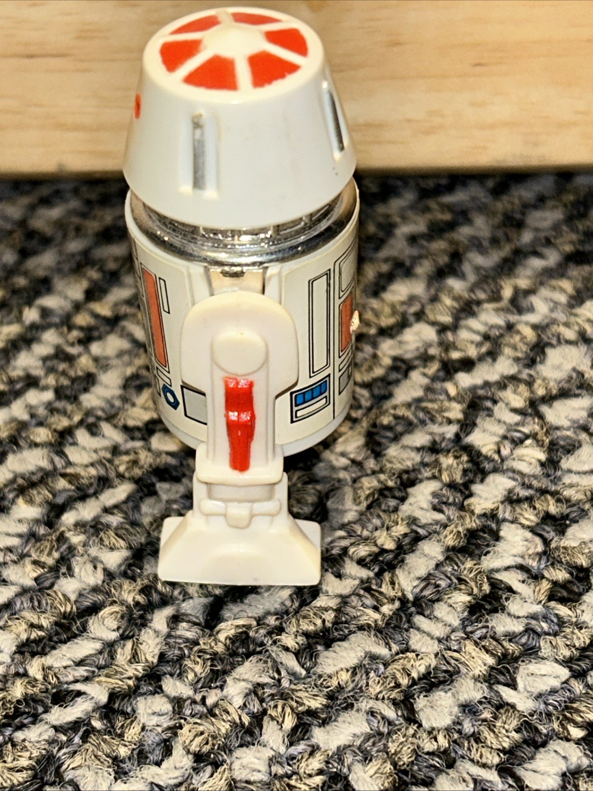 R5-D4 (Arfive-Defour) sold