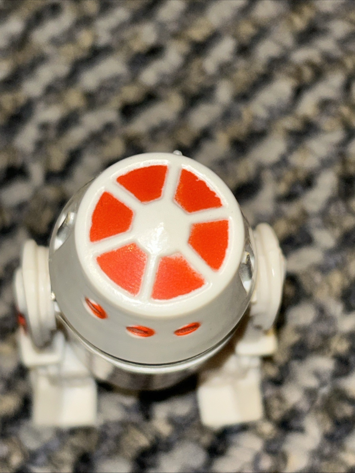 R5-D4 (Arfive-Defour) sold