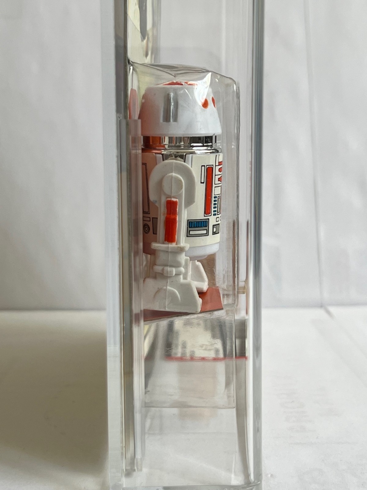 R5-D4 (Arfive-Defour) sold