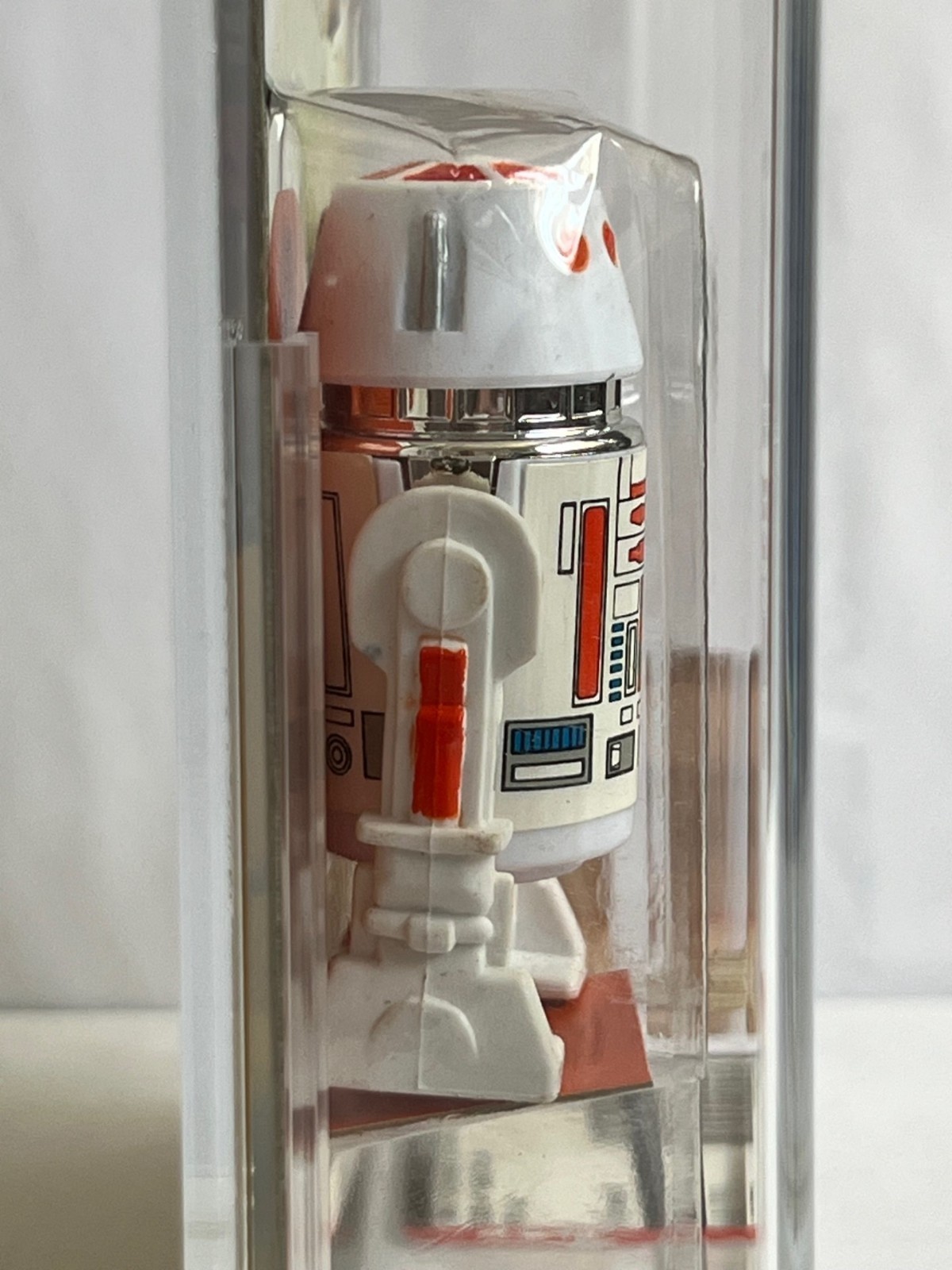 R5-D4 (Arfive-Defour) sold