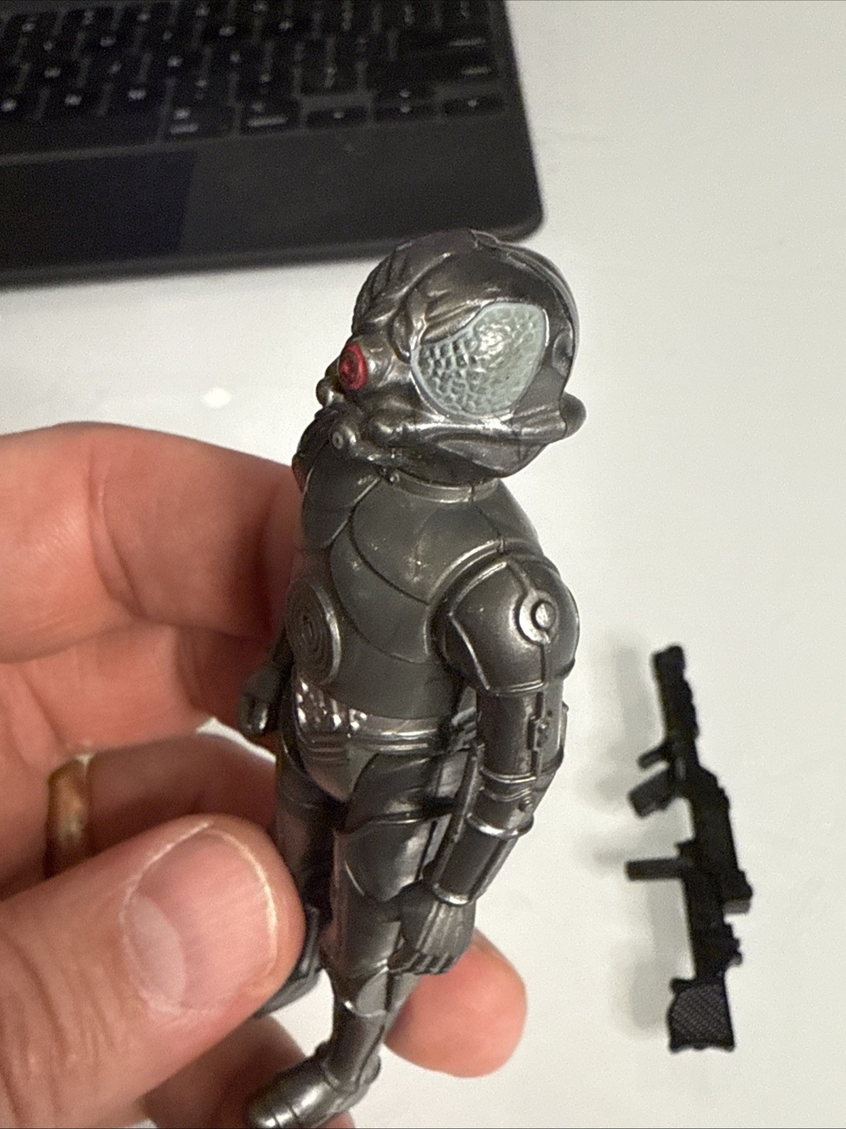 Zuckuss sold